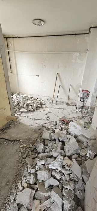 Demolare controlata cladire veche Mures