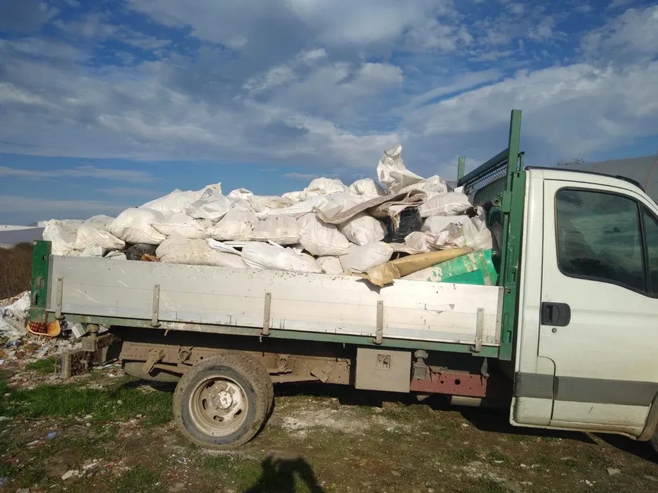 Evacuare moloz cu camionul in judetul Mures
